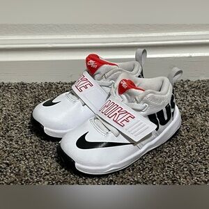 Nike Team Hustle D8 'Just Do It - White Black' Toddlers Size 8C AQ9978-100